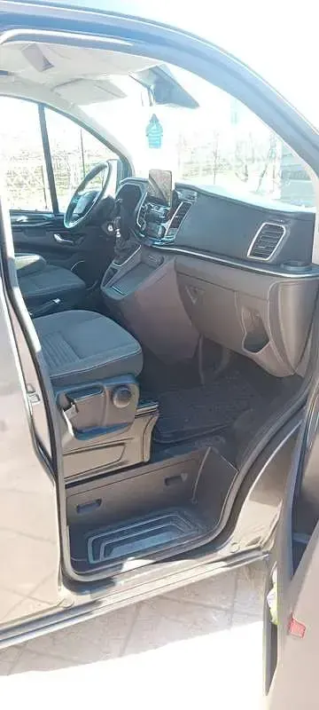 Usata Ford Tourneo Titanium 131 CV (96 kW) 2022 Grigio