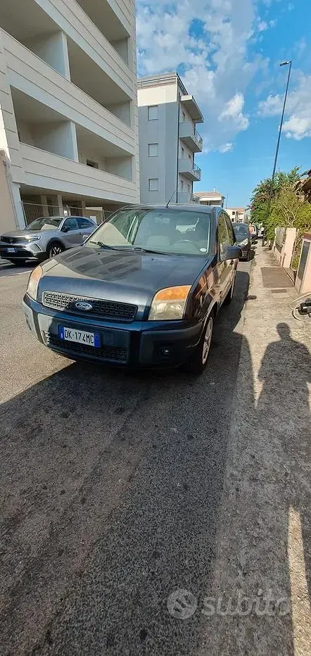 Usata Ford Fusion 68 CV (50 kW) 2007 Nero Utilitaria