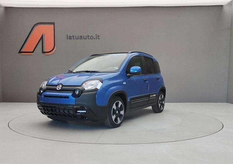Usata Fiat Panda Cross 70 CV (51 kW) 2024 Blu italia / tetto nero Utilitaria