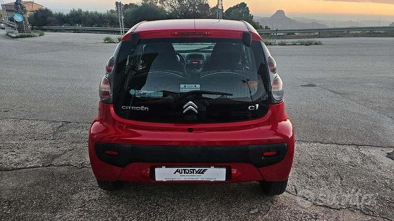 Usata Citroën C1 Attraction 68 CV (50 kW) 2013 Rosso Utilitaria