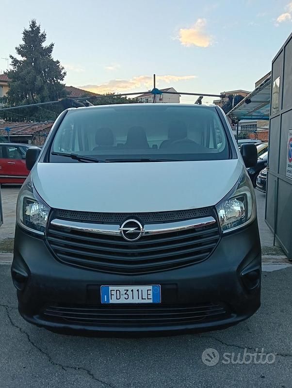 Bianco Usata 2016 Opel Vivaro Essentia Monovolume | 9800 € (Super prezzo) - Immagine 1/4