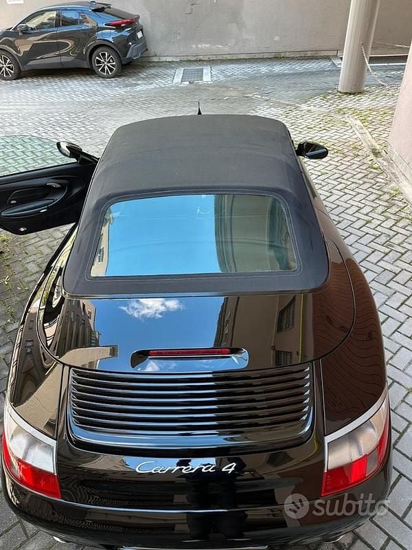 Usata Porsche 911 Carrera 4 Cabriolet 300 CV (220 kW) 2000 Nero Cabrio