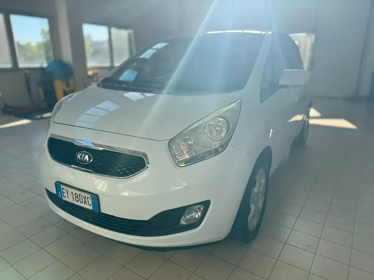 Usata Kia Venga 89 CV (65 kW) 2015 Bianco Utilitaria