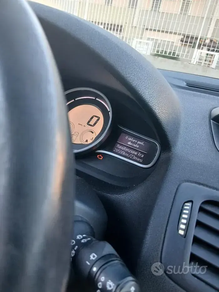 Usata Renault Mégane III 110 CV (80 kW) 2011 Grigio Berlina