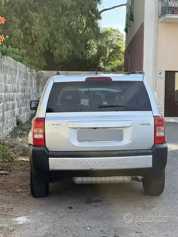 Usata Jeep Patriot 140 CV (102 kW) 2009 Grigio SUV