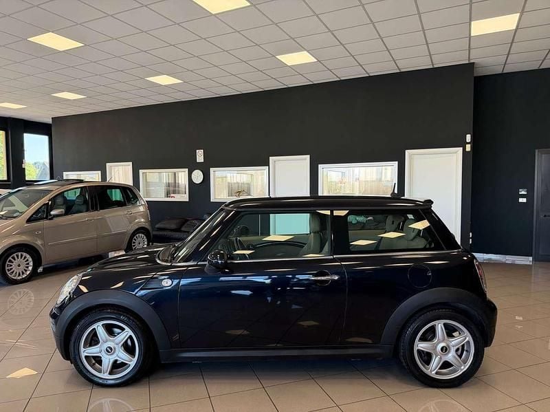 Usado Mini Cooper Pepper 120 HP (88 kW) 2007 Preto Citadino