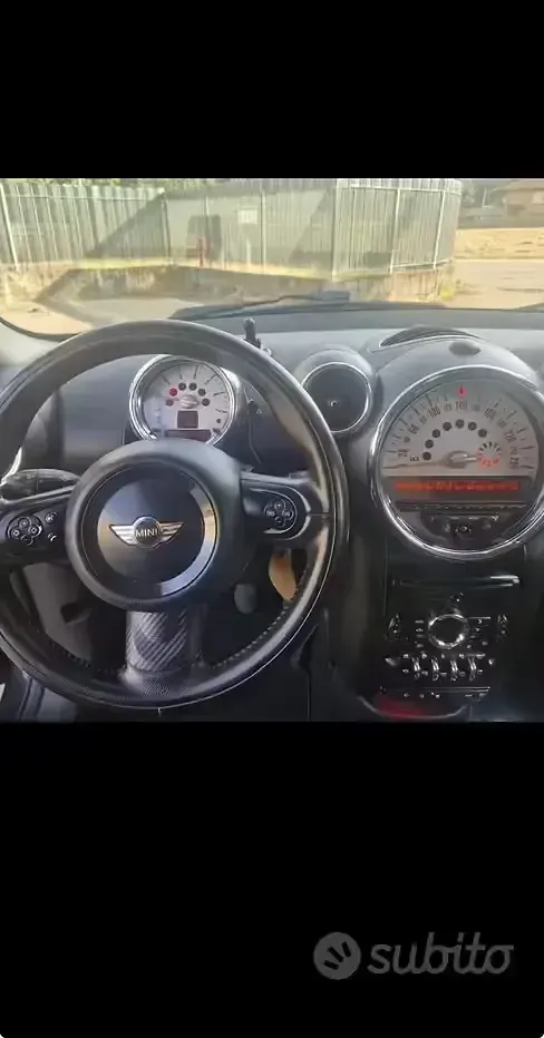Usata Mini Cooper D 111 CV (81 kW) 2012 Nero Utilitaria