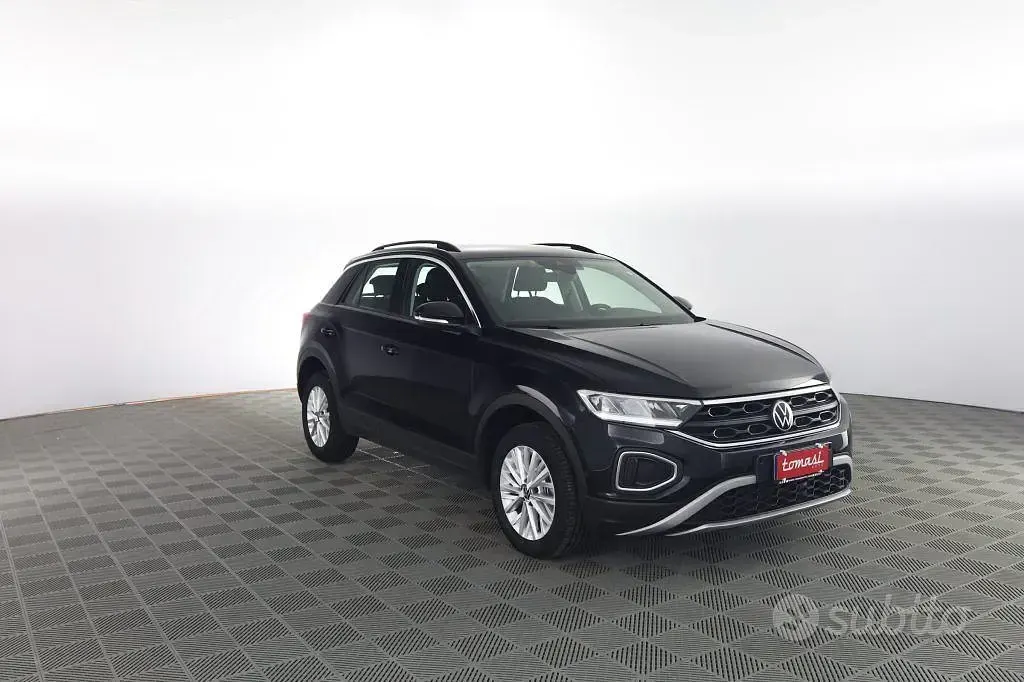 Usata VW T-Roc Life 150 CV (110 kW) 2025 Nero perla SUV