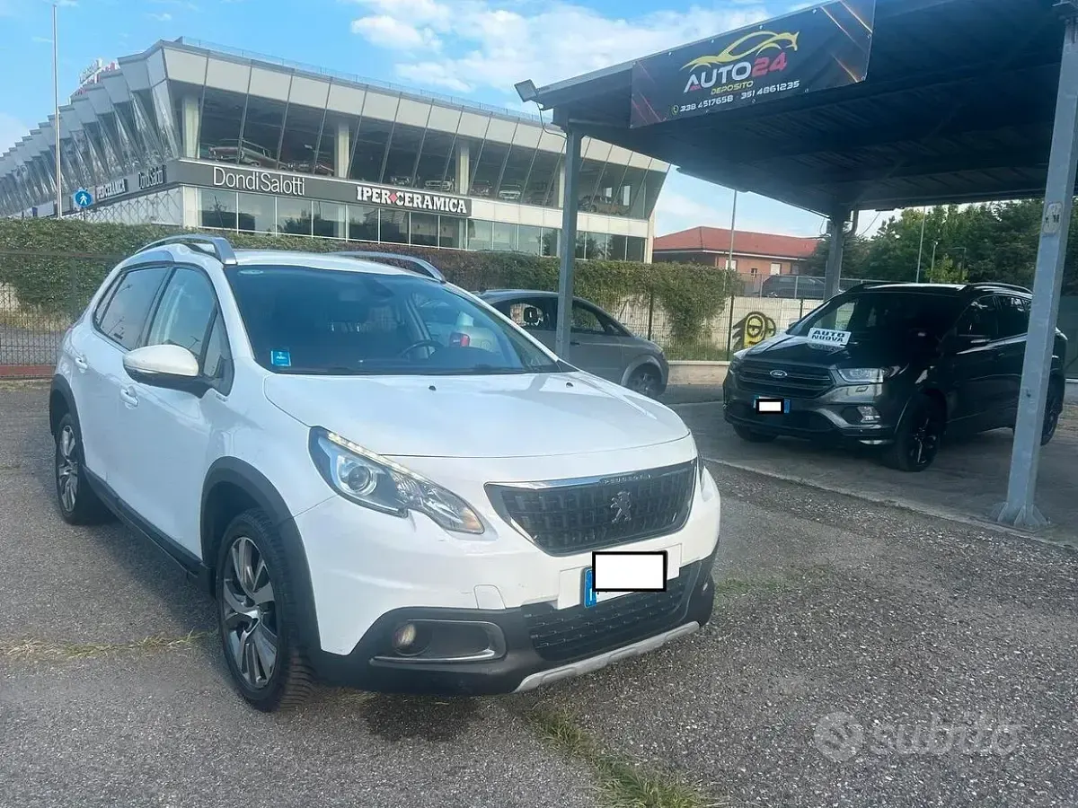 Usata Peugeot 2008 Allure 99 CV (72 kW) 2017 Bianco SUV