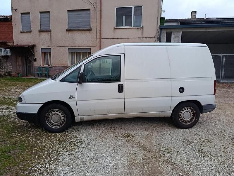Usata Fiat Scudo 109 CV (80 kW) 2003 Bianco Furgone