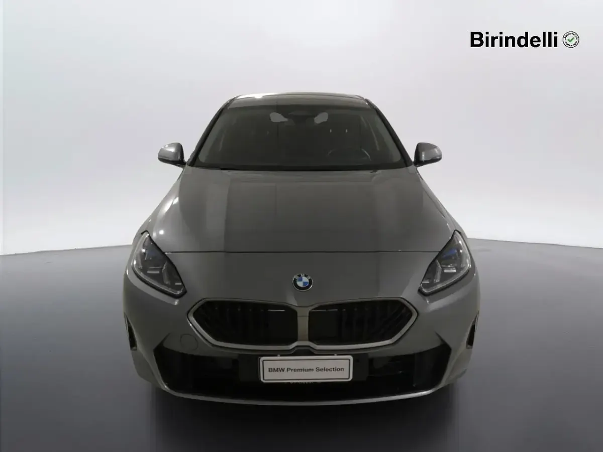 Usata BMW 118 Comfort Edition 150 CV (110 kW) 2024 Skyscraper grey metallic Utilitaria