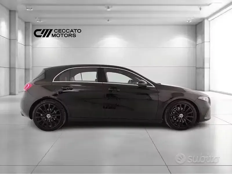 Usata Mercedes A180 116 CV (85 kW) 2019 Nero Berlina