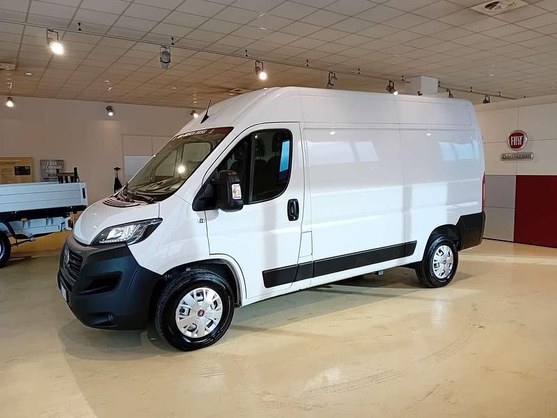 Usata Fiat Ducato 102 kW (140 CV) 2022 Bianco pastello Furgone