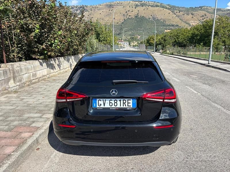 Usata Mercedes A180 109 CV (80 kW) 2019 Nero Berlina