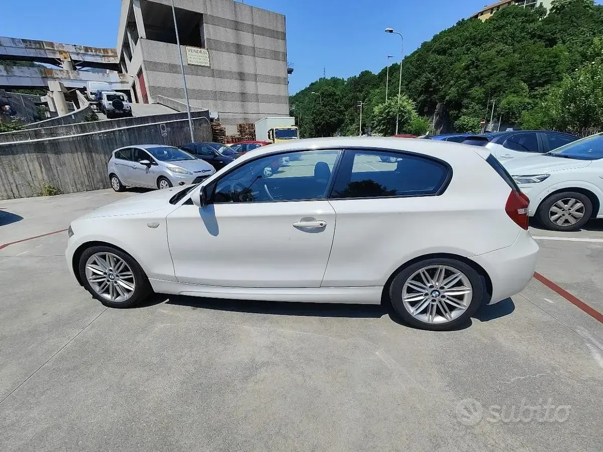Usata BMW 116 M Sport 116 CV (85 kW) 2011 Bianco Utilitaria