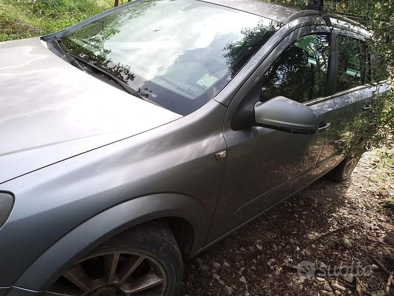 Usata Opel Astra 68 CV (50 kW) 2005 Grigio Station wagon
