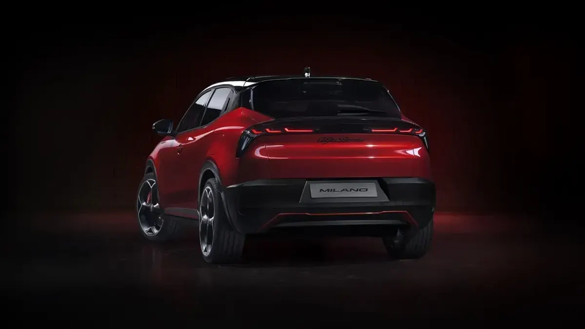 Nuova Alfa Romeo GT Junior 136 CV (100 kW) 2025 Bianco sempione SUV