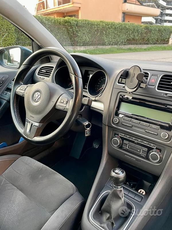 Usata VW Golf VI Highline 140 CV (102 kW) 2010 Blu Utilitaria