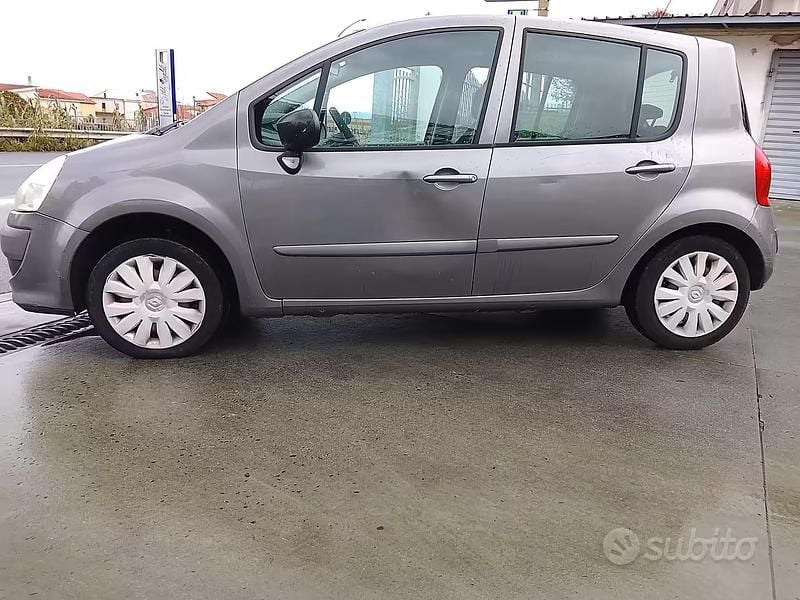 Usata Renault Modus 2011 Grigio Monovolume