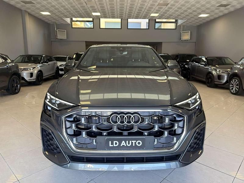 Usata Audi Q8 S-Line 286 CV (210 kW) 2025 Grigio SUV