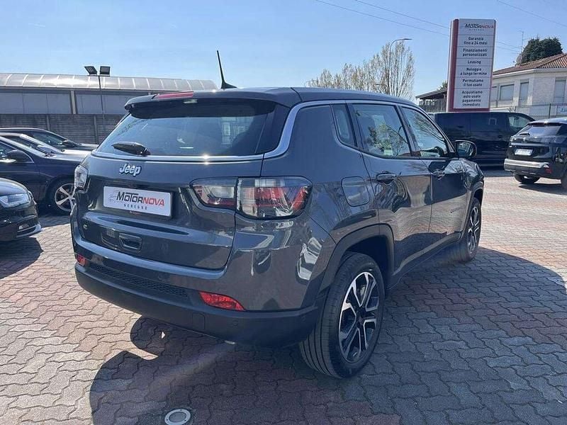 Usata Jeep Compass Altitude 131 CV (96 kW) 2024 Grigio scuro SUV