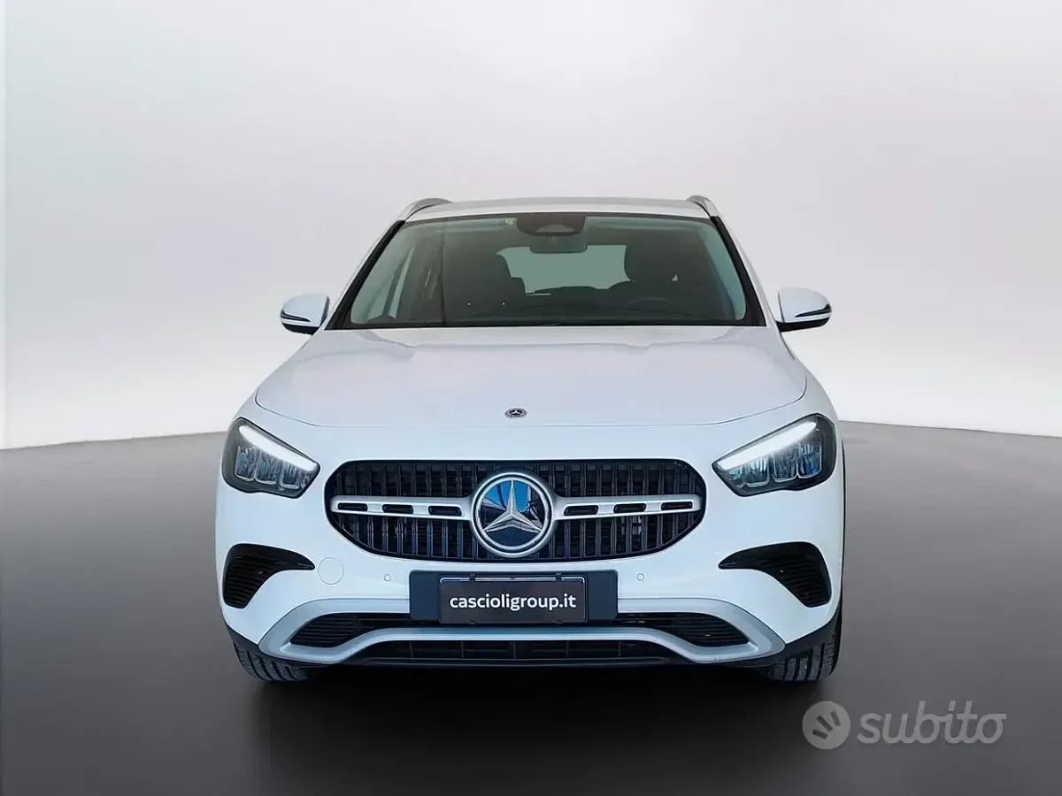 Usata Mercedes GLA200 Advanced 150 CV (110 kW) 2023 Bianco SUV
