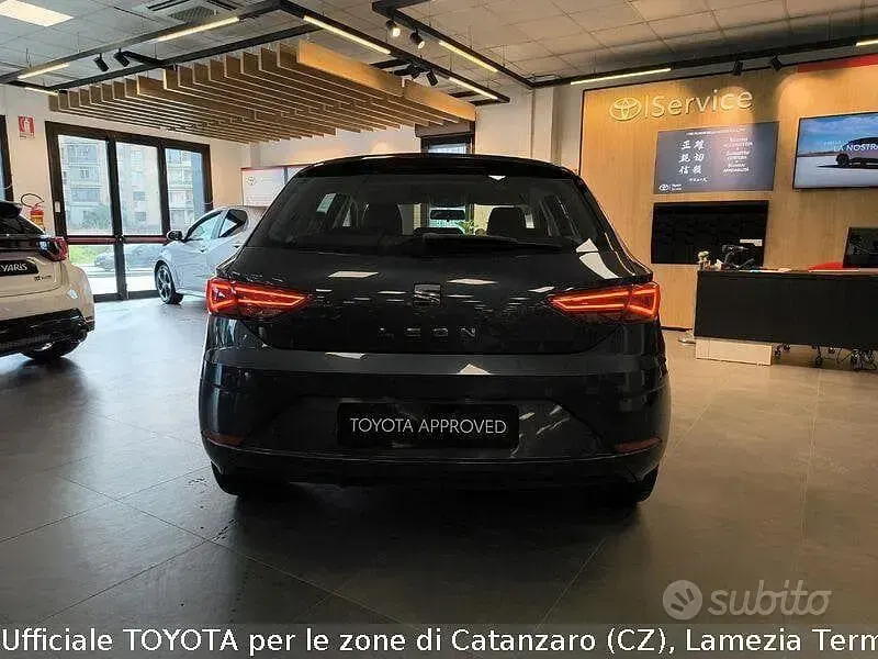 Usata Seat Leon Style 115 CV (84 kW) 2019 Grigio Berlina