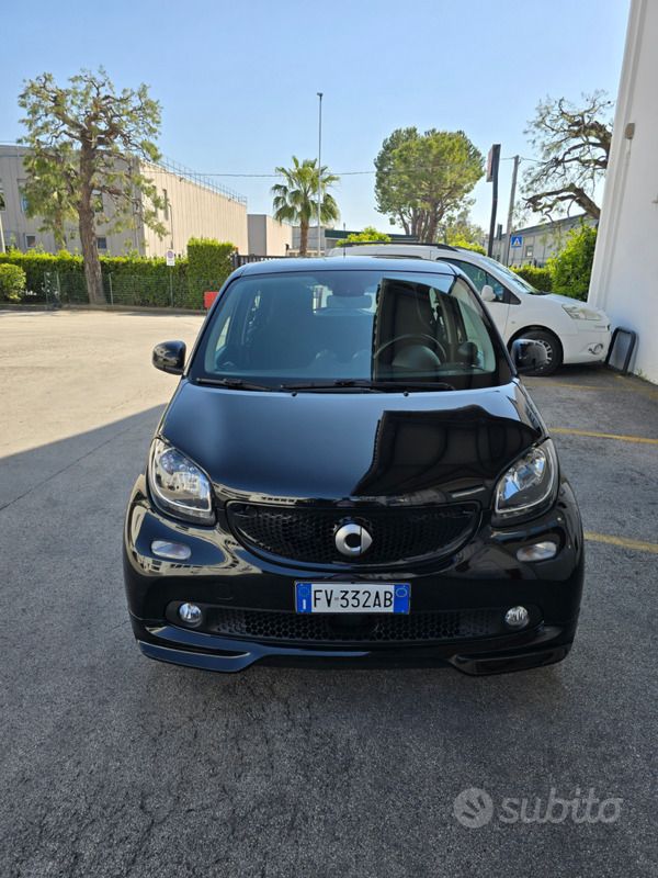 Usata Smart ForFour Superpassion 90 CV (66 kW) 2019 Nero Utilitaria