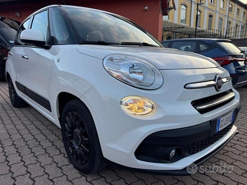 Begagnad Fiat 500L Mirror 95 HK (69 kW) 2021 Vit Minibuss
