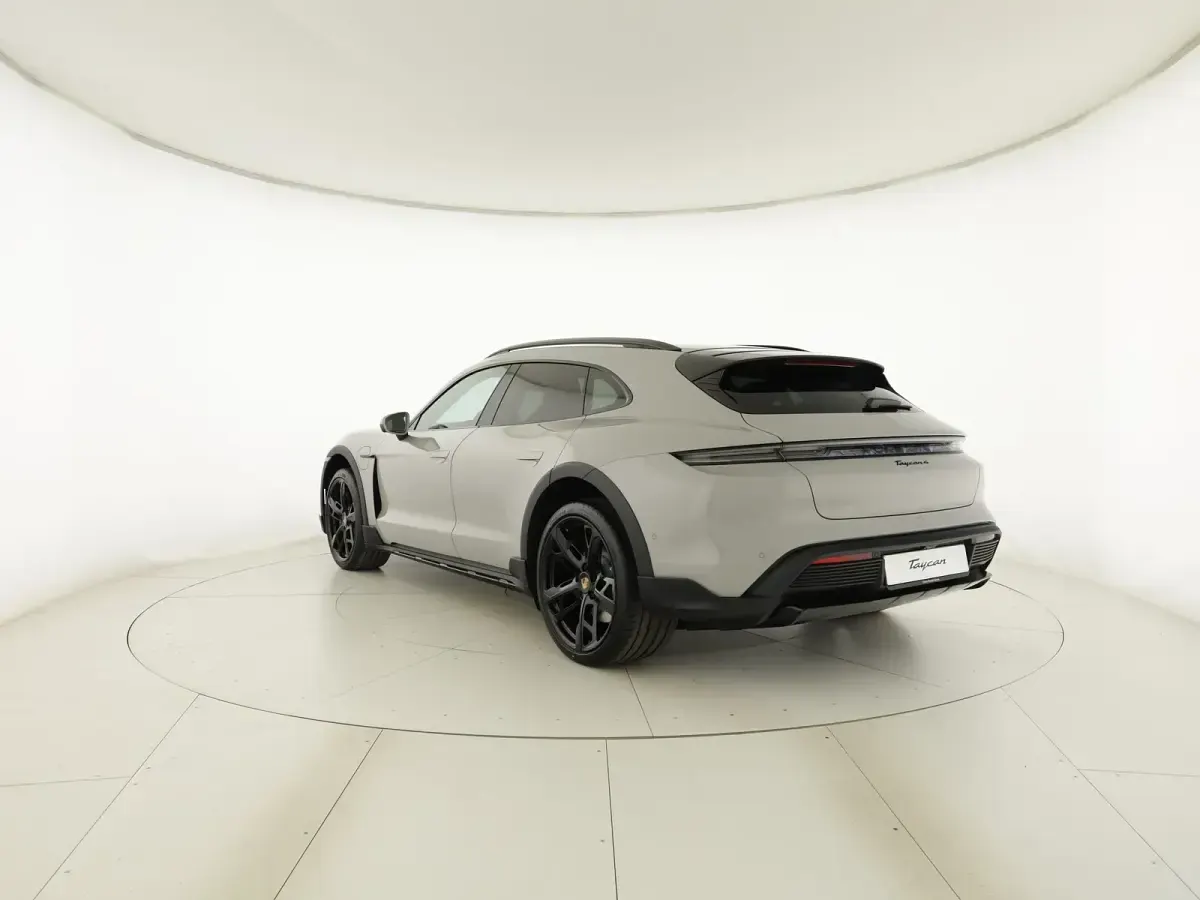 Nuova Porsche Taycan Cross Turismo 300 kW (408 CV) 2026 Gesso