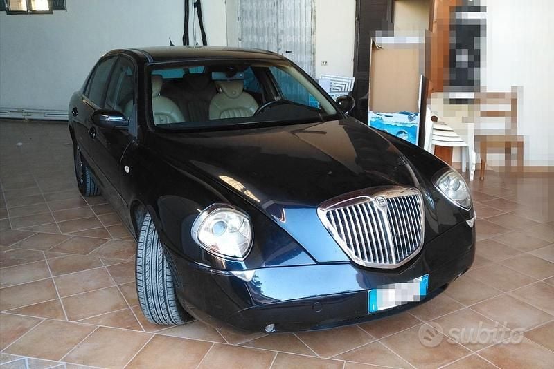 Blu Usata 2004 Lancia Thesis Tre volumi | 3000 € (Ottimo prezzo) - Immagine 1/4