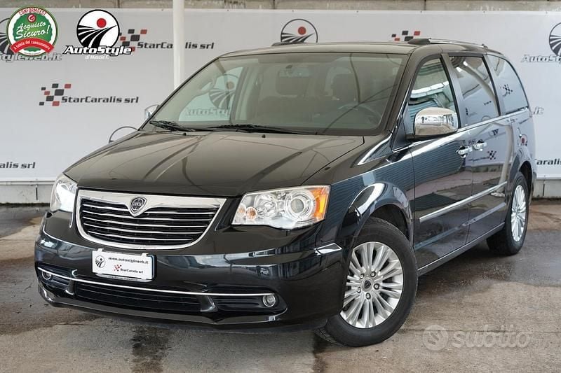Usata Lancia Voyager Platinum 177 CV (130 kW) 2014 Nero Monovolume
