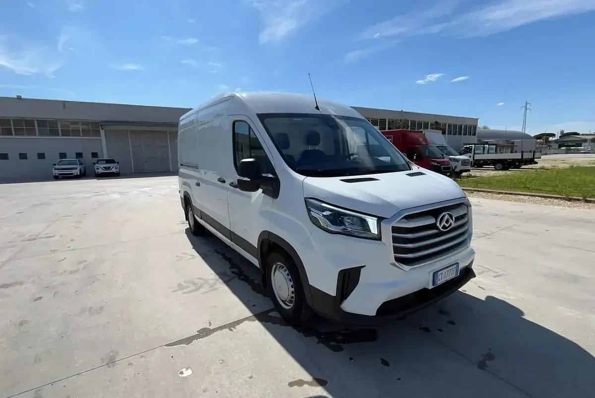 Usata Maxus V90 150 CV (110 kW) 2024 Blanc white Furgone