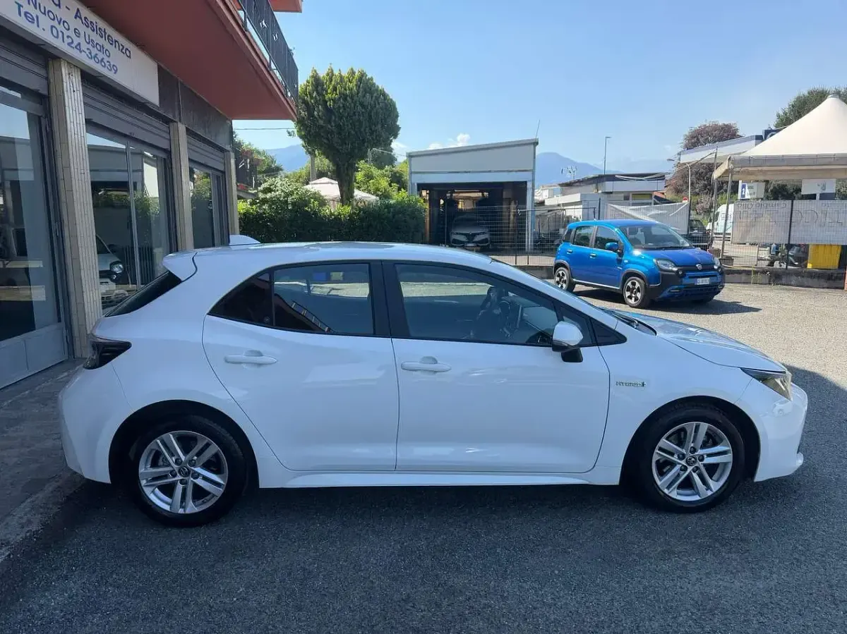 Usata Toyota Corolla Active 98 CV (72 kW) 2019 Bianco Berlina