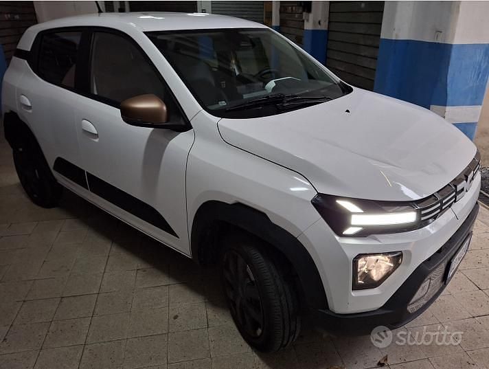Usata Dacia Spring Extreme 47 kW (65 CV) 2025 Bianco Utilitaria