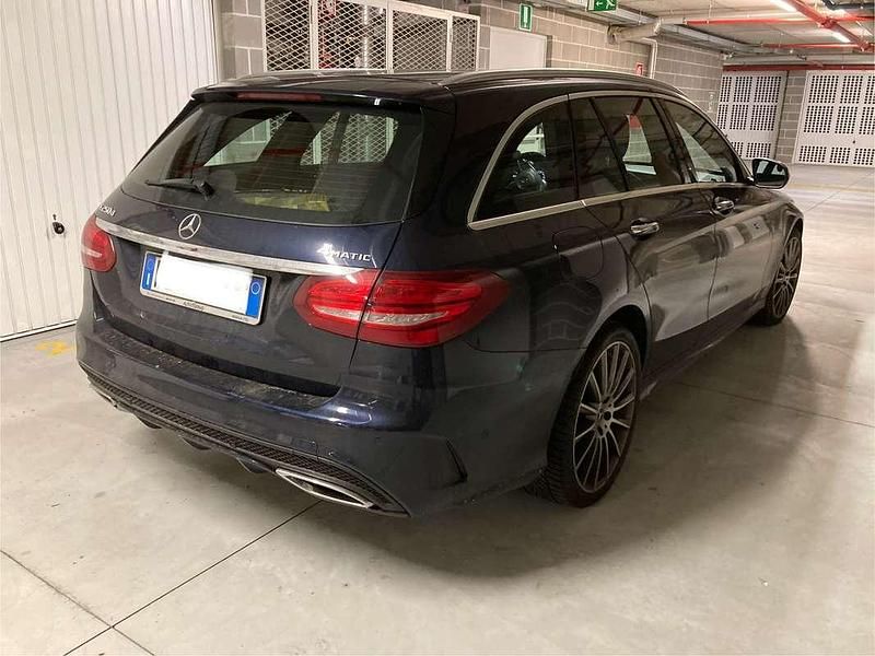 Usata Mercedes C250 204 CV (150 kW) 2017 Blu/azzurro Station wagon