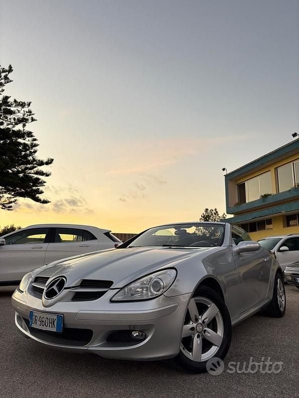 Usata Mercedes SLK200 163 CV (119 kW) 2008 Grigio Cabrio