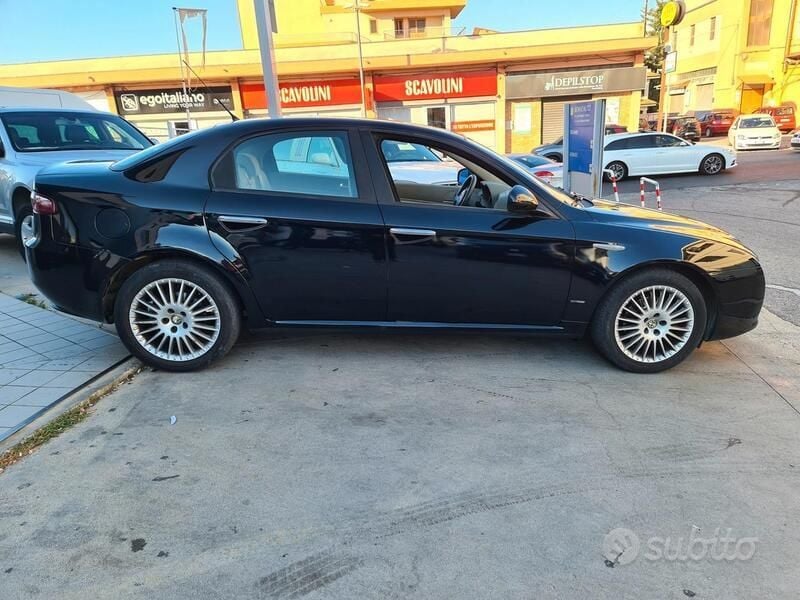 Venduto Alfa Romeo 159 1.9 Jtdm 16v auto usate in vendita Venduto Alfa Romeo 159 1.9 Jtdm 16v auto usate in vendita