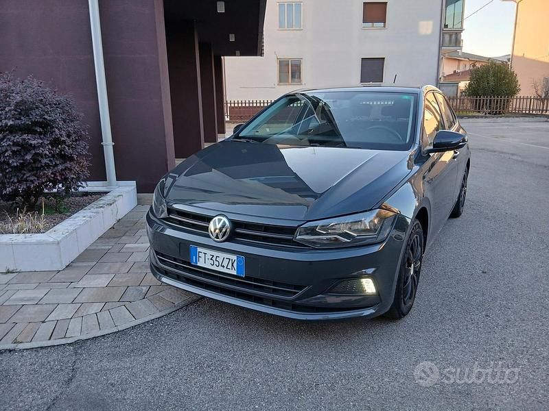 Usata VW Polo Trendline 65 CV (47 kW) 2019 Grigio Utilitaria