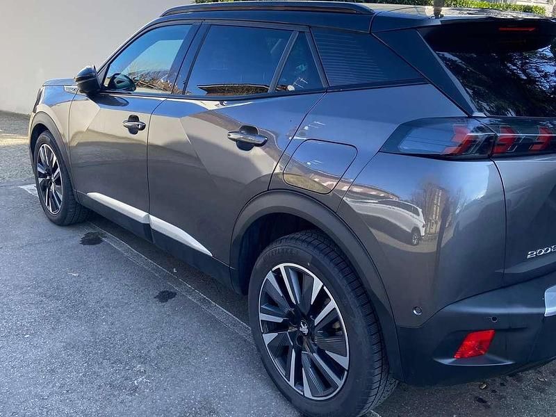Usata Peugeot 2008 GT 131 CV (96 kW) 2021 Grigio SUV