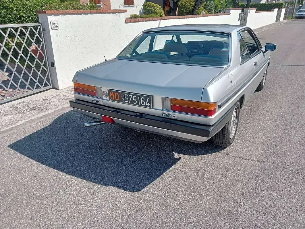 Usata Lancia 2000 120 CV (88 kW) 1978 Grigio Coupé