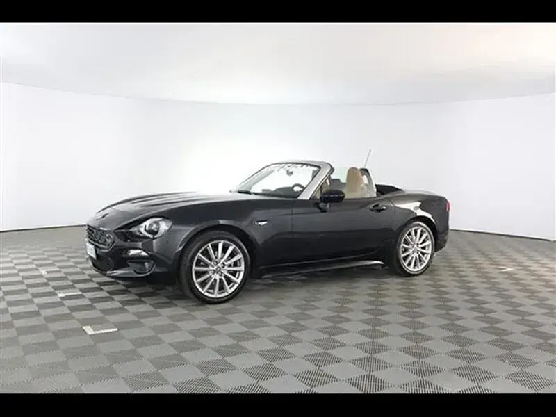Usata Fiat 124 Spider Lusso 140 CV (102 kW) 2018 Nero Cabrio