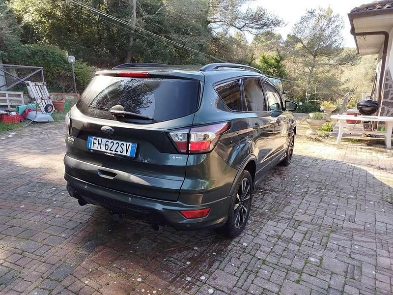 Usata Ford Kuga ST-Line 150 CV (110 kW) 2017 Verde SUV