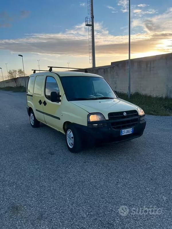 Usata Fiat Doblò 2004 Giallo Monovolume
