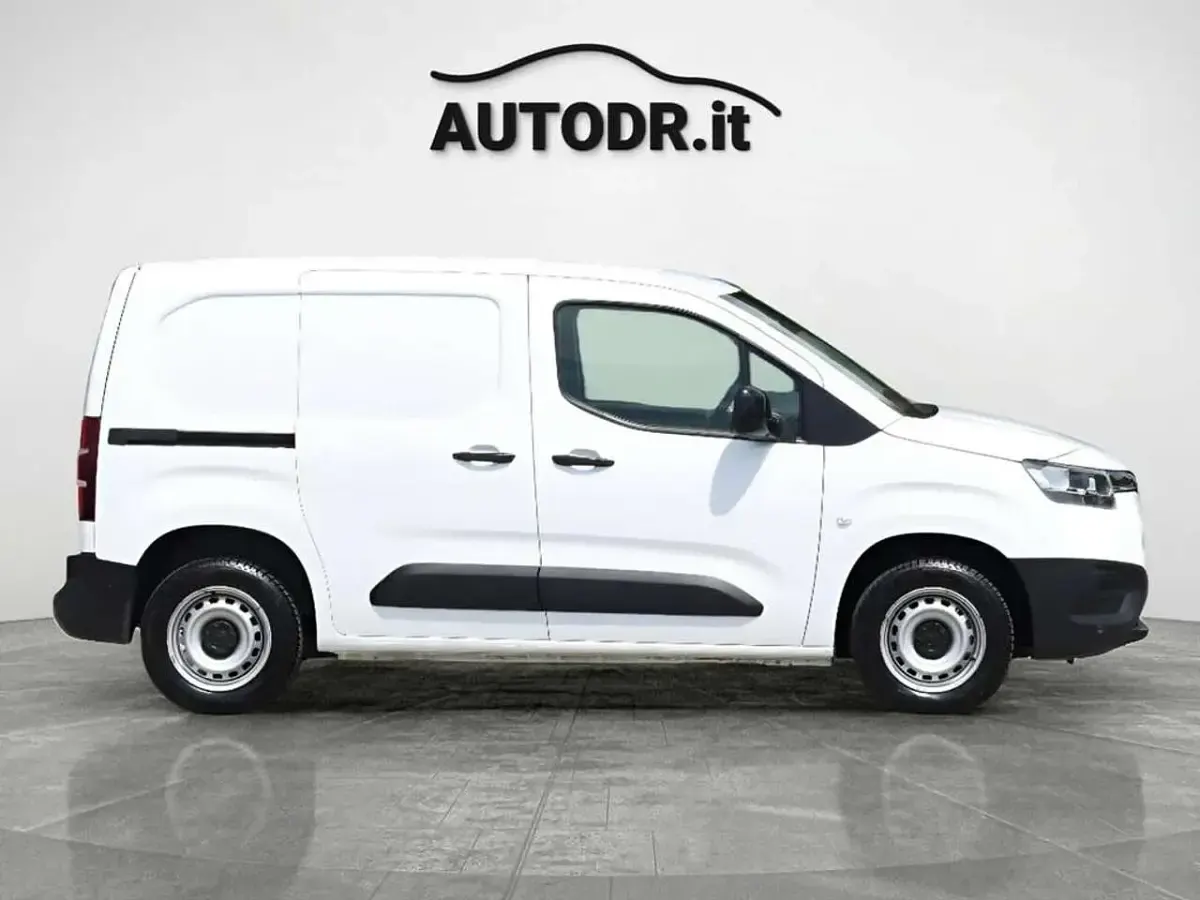 Usata Citroën Berlingo Comfort 102 CV (75 kW) 2022 Bianco Monovolume