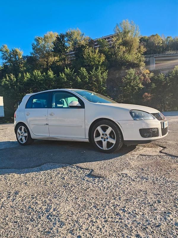 Bianco Usata 2008 VW Golf V GT Tre volumi | 3499 € (Ottimo prezzo) - Immagine 1/4