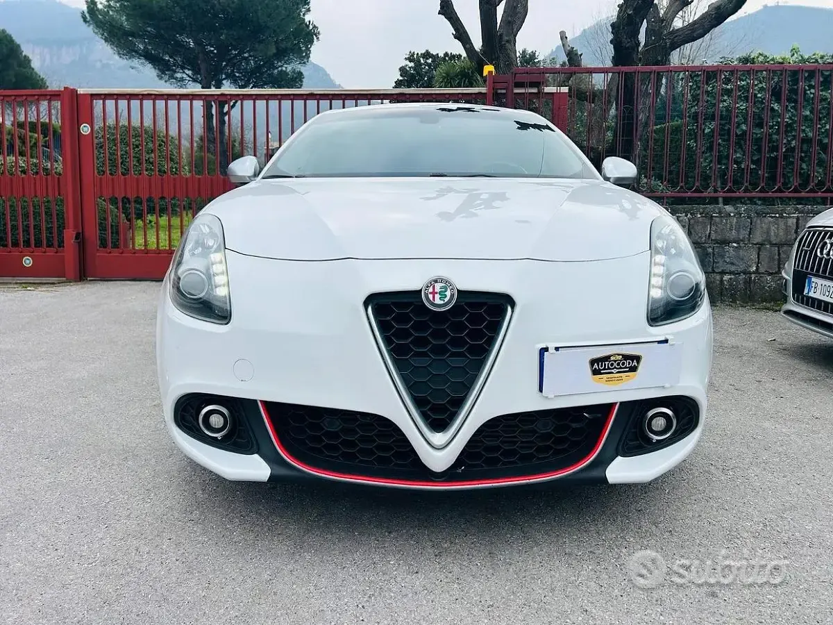 Usata Alfa Romeo Giulietta 120 CV (88 kW) 2019 Bianco Utilitaria