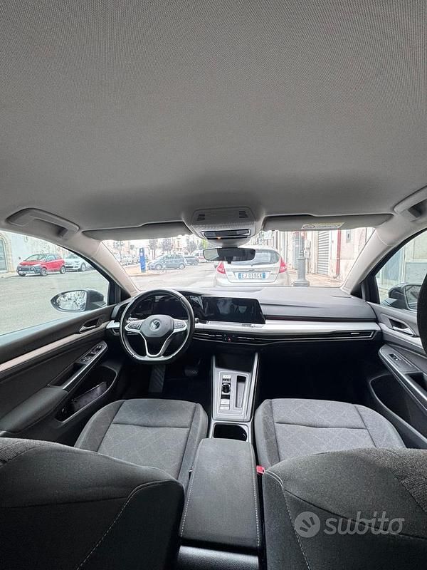 Usata VW Golf VIII 150 CV (110 kW) 2021 Blu Utilitaria