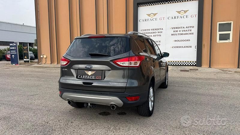 Usata Ford Kuga Titanium 150 CV (110 kW) 2017 Grigio SUV