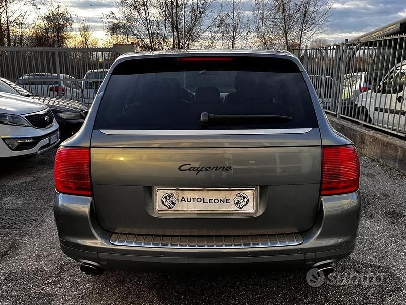 Usata Porsche Cayenne 250 CV (183 kW) 2006 Grigio SUV